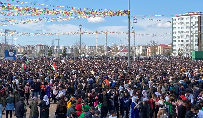 Serdozgeriyê derbarê Newroza Diyarbekirê de lêpirsîn da destpêkirin