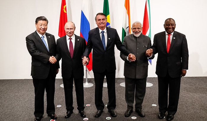 Biryara girtina Pûtîn û besdariya wî ya Lûtkeya BRICSê bû mijara nîqasan!