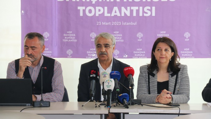 Buldan: Gelê me dizane bê namzedê herî demokrat kîjan e!