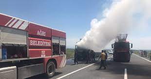 Li Agiriyê treylera ku di rêya xwe de diçû agir pêket