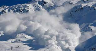 Ji ber asîtê berfê 10 kes mirin û 21 kes birîndar bûn