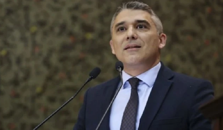 Endamê ÎYÎ Partiyê Taylan Yildiz, îstifa kir