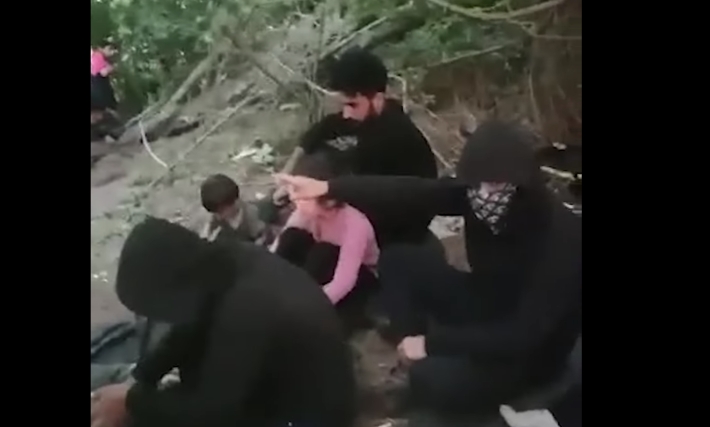 50 koçberên Kurdên asê mane banga alîkariyê li Yûnanistanê dikin