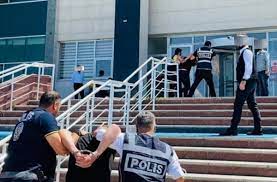 Li bajarê Qersê êrîsê otomobîlê kirin: 2 bira mirin