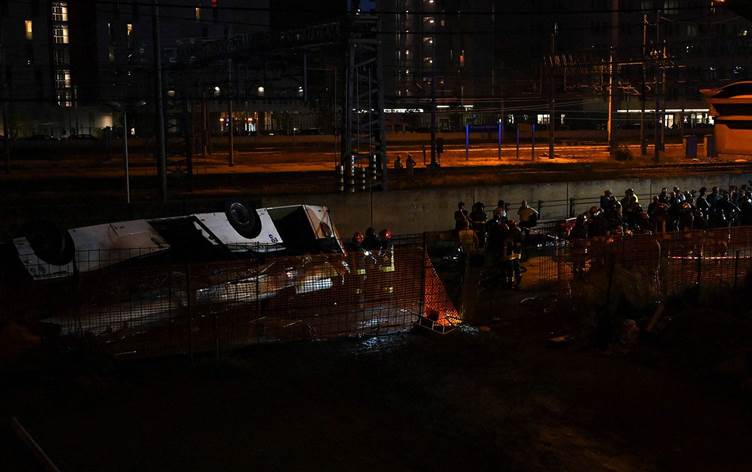 Li Venedîkê otobus ket ser rêya hesin û 21 kes mirin