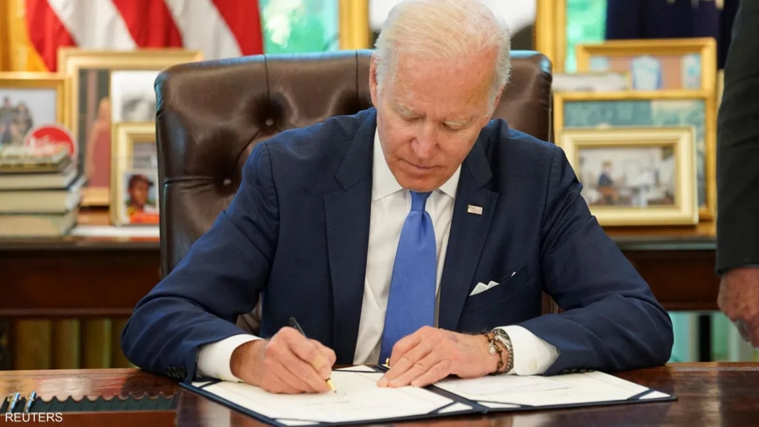 Biden budçeya demkî îmze kir, hikûmeta Amerîka ji daxistinê rizgar bû!