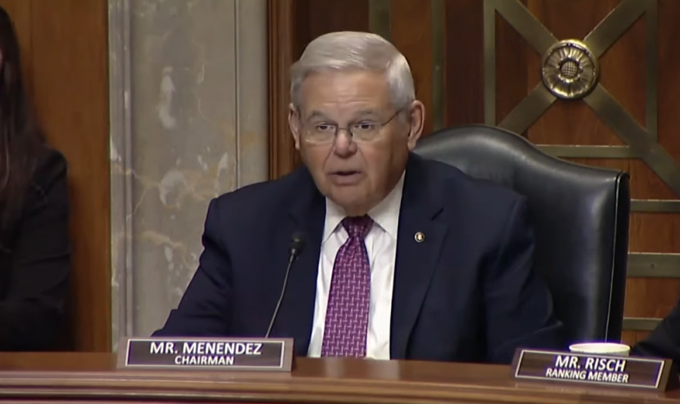 Menendez, li ser F-16an axivî: Fikarên me, berdewam in