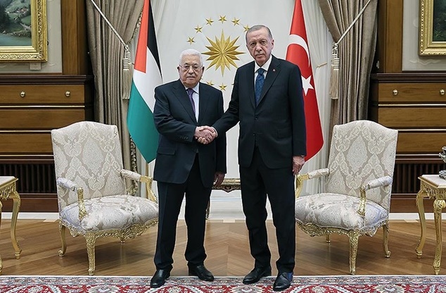 Erdogan li Koska Serokomariyê pêswazî li Mehmûd Abbas kir