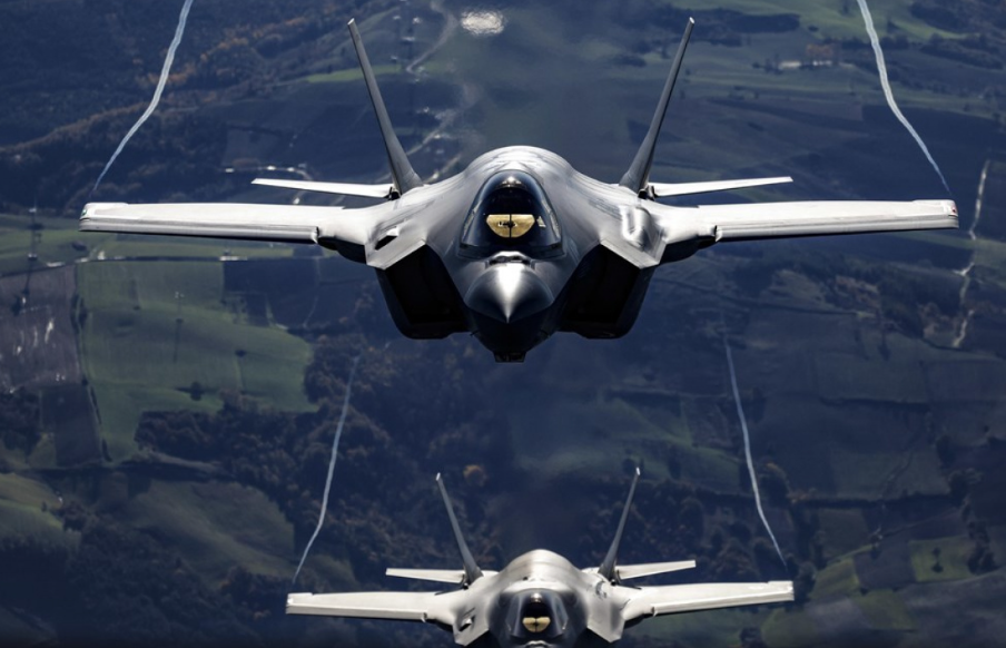 Wî welatî, daxwaza 32 balafirên cengê ji Amerîkayê kir