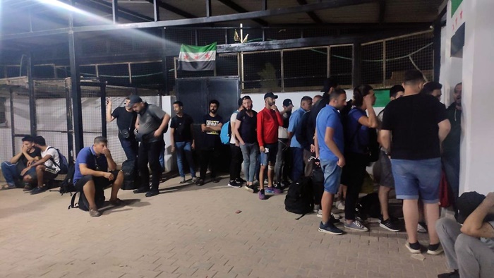 Tirkiyê di rêya Girê Sipî û Bab El-Hewa penaberên Sûrî dersînor dike