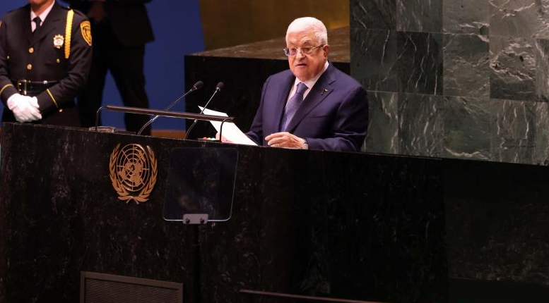 Mehmûd Ebas, banga mafên Filîstîniyan kir