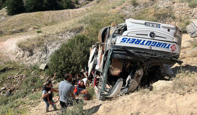 Hejmara mirî û birîndarên otobûsa ku ji kendalê wer bûbû eskere bû