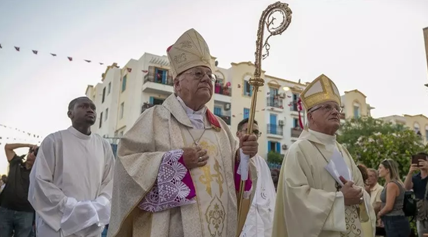Serpîskopos Antoniazzi, bang li koçberan kir: Dest ji wê xeyalê berdin