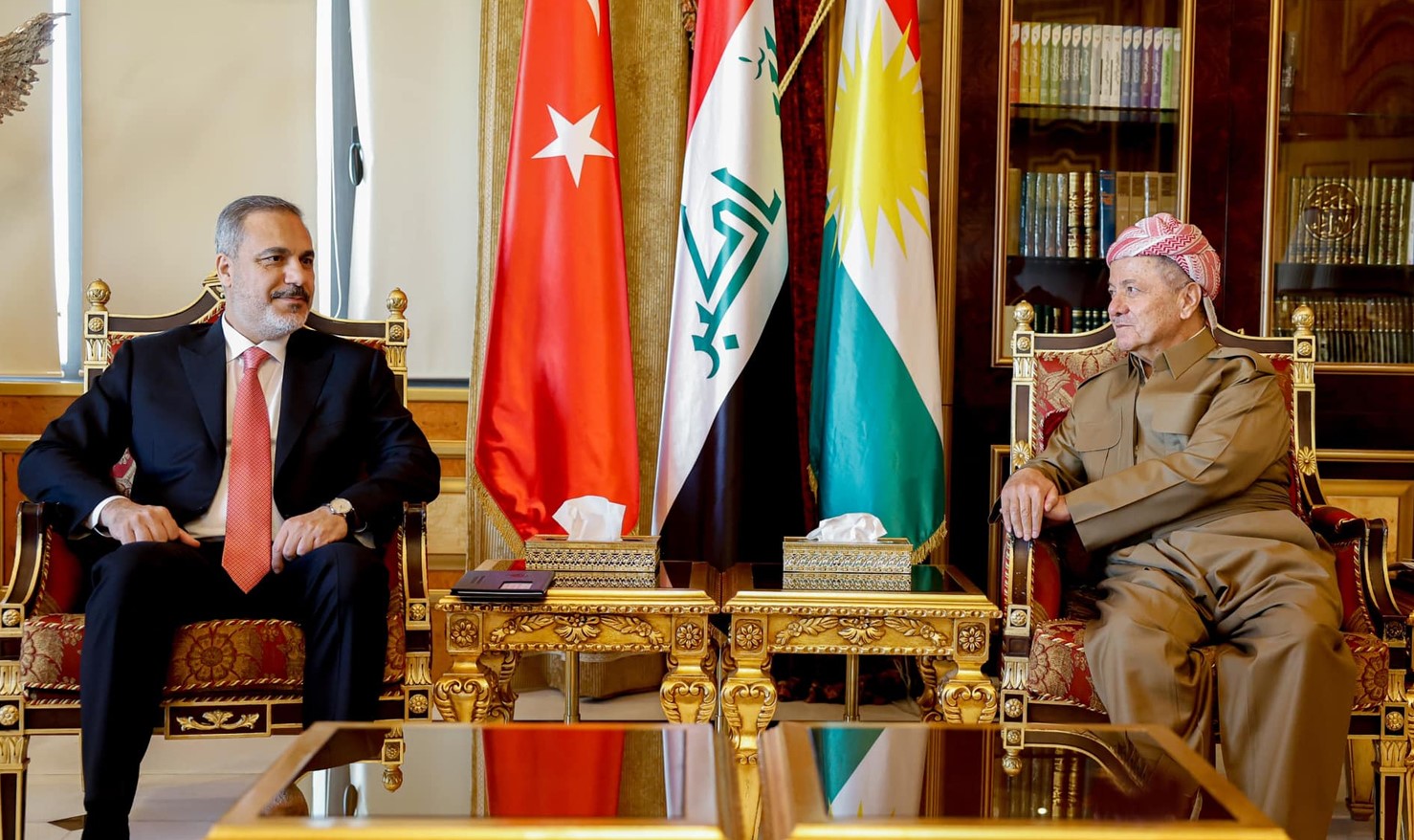 Serok Barzanî li gel Wezîrê Derve yê Tirkiyê Fîdan civiya