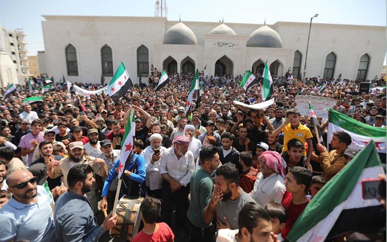Li hemberê rejîma Esad 6 roje li 7 bajarên Rojava û Sûriyê protesto dewam dikin