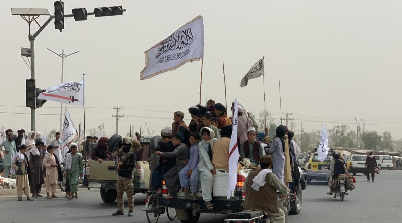 Ji aliyê Talîbanê ve xwendina derve ya xwendekarên keç hat qedexekirin