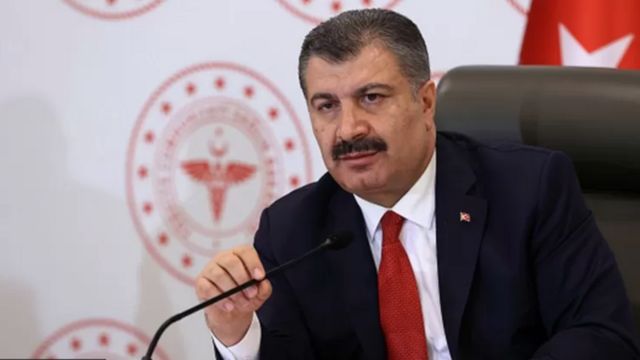 Fahrettin Koca: Balafirekî tije derman ji Tirkiyê giha Misrê