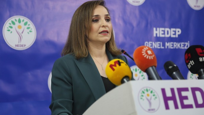 Berdevka HEDEPê bersiva îdiaya 'bi AK Partiyê re hevdîtinên li pist deriyan’ da