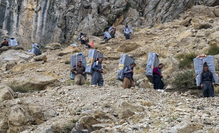 Li sînorê Seqizê 5 kolber bi guleyên hêzên Îranê hatin birîndar kirin