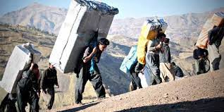 Pasdarên Îranê gule berdan 15 kolberên Kurd û 5 kolber giran birîndar bûn