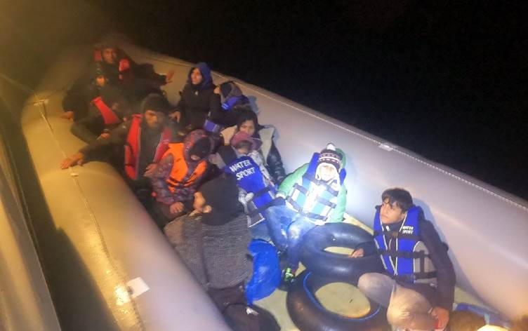 Li 2 bajêrên Tirkiyê 151 koçber hatin desteserkirin