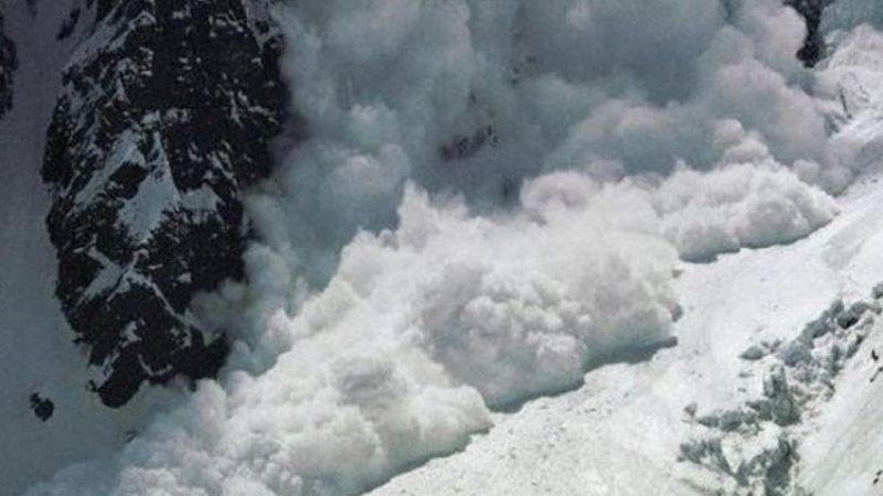 Cenazeyên 2 çiyagerên li Îranê di bin berfê de mabûn hatin dîtin