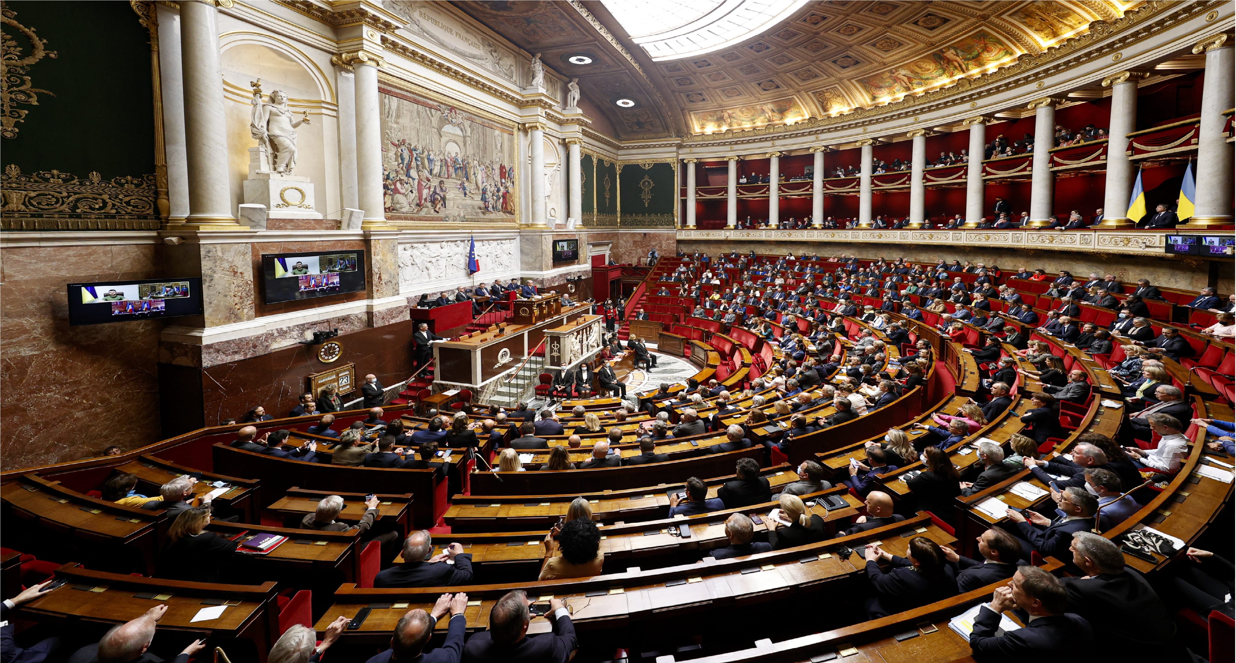 Yasaya Koçê: Fransa derîyên xwe asê dike