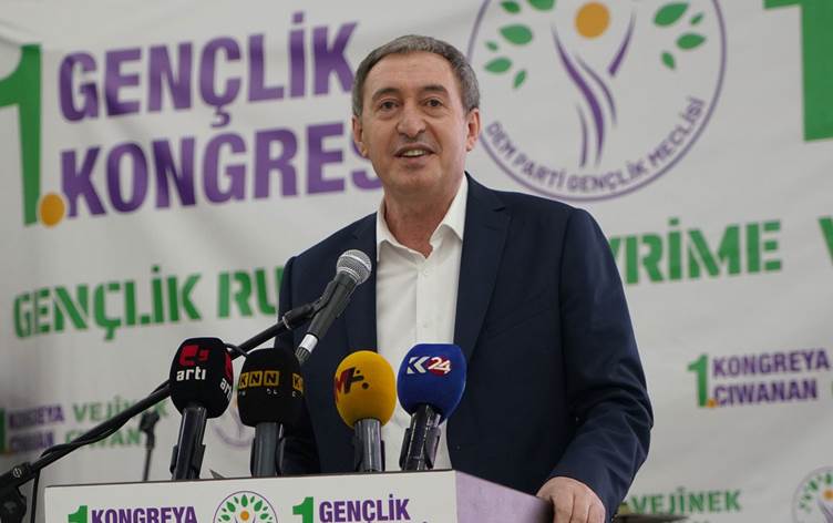 Bakirhan: Em ji bo çareserkirina pirsa kurd amade ne, lê hûn?