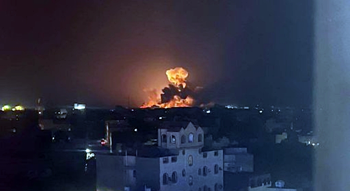 Amerîka û Brîtanyayê 12 herêmên Yemenê bi tundî bombebaran kir