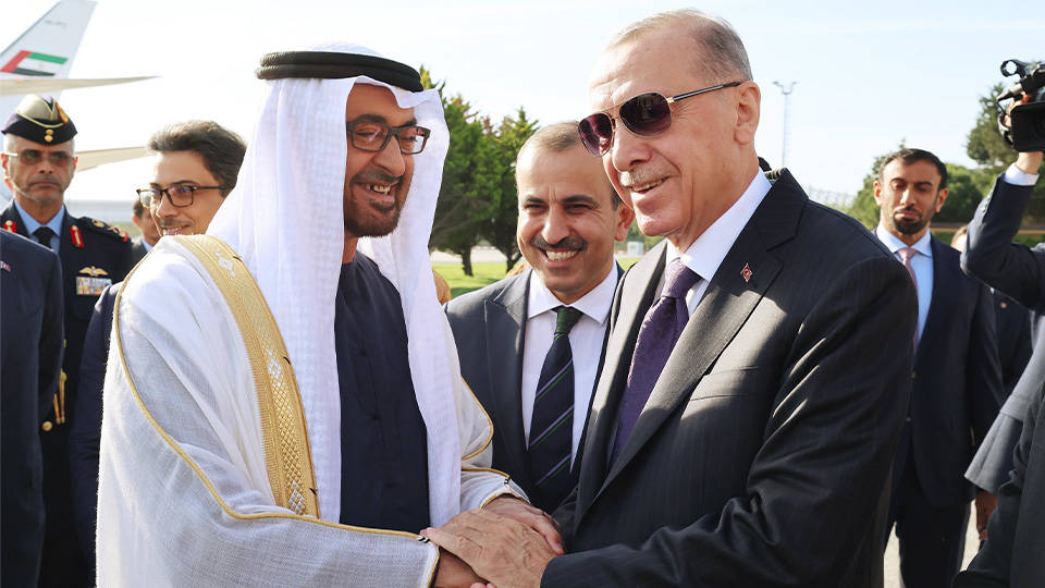 Erdogan li ser daweta emîrê Îmaratan çû Dubaiyê