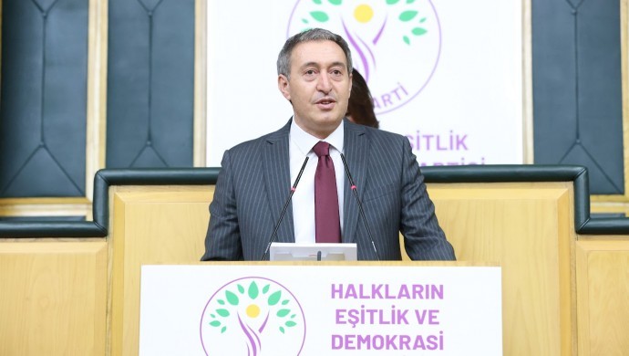 Bakirhan bang li hikûmet û opozîsyonê kir: Heke îradeya we hebe em amade ne!