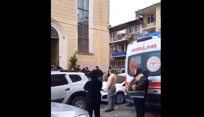 Li Stenbolê bi çekan êrîsî dêrê kirin: Kesek hat kustin, birîndar hene