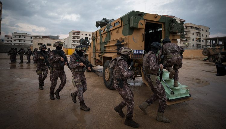 Tirkiyê 200 leskerên hêzên taybet sand Efrînê
