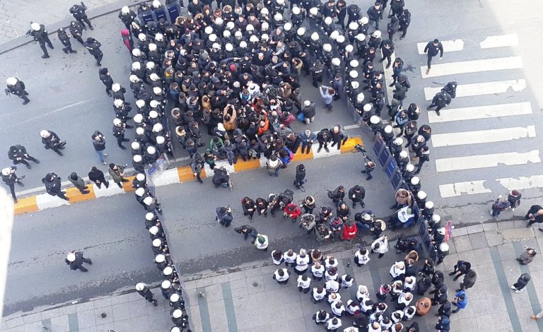 Stenbol | Mesa parlamentarên HDPê hat astengkirin