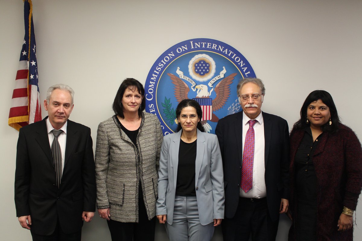 Îlham Ehmed: Me neçar dihêlin ku em sînorên xwe…