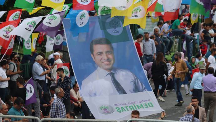 Ji ber wêneyê Demirtas girtibûn sandin girtîgehê