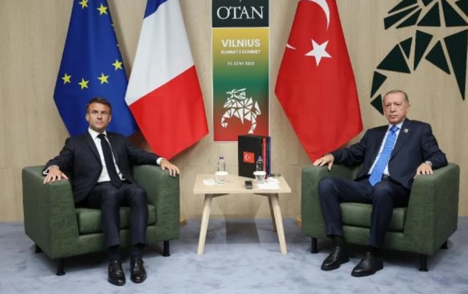 Lûtkeya NATOyê: Erdogan û Macron civiyan