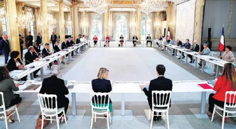 Macron, bi lezgînî kabîneyê dicivîne!