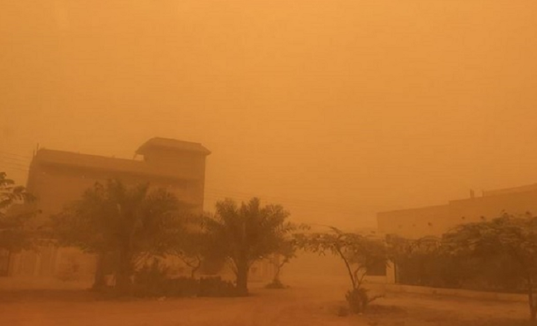 Li Îranê bahoza tozê: Bi sedan kes rakirin nexwesxaneyan