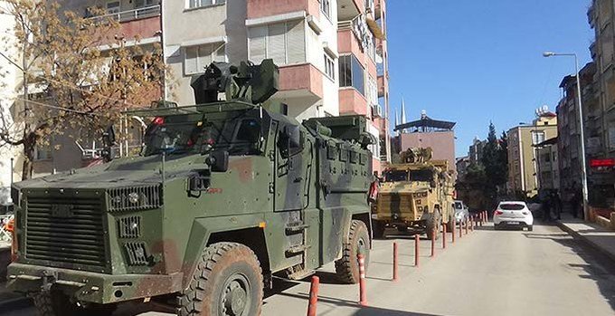 Medya Tirkiyê: Tirkiyê hêzên zêdetir sand ser sînorê Rojavayê Kurdistanê