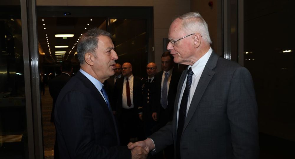 Akar û Jeffrey bi mijara Sûriyê li Stenbolê civiyan