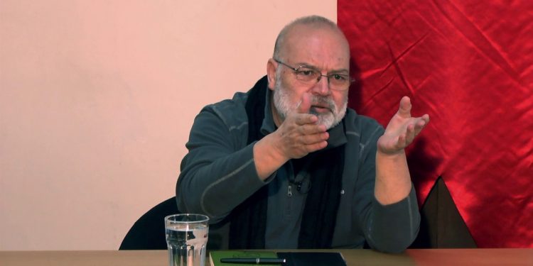 Nivîskarê tirk: Ji bo bajarên kurdan hilbijartin hewce nake, bila dewlet tayîn bike…