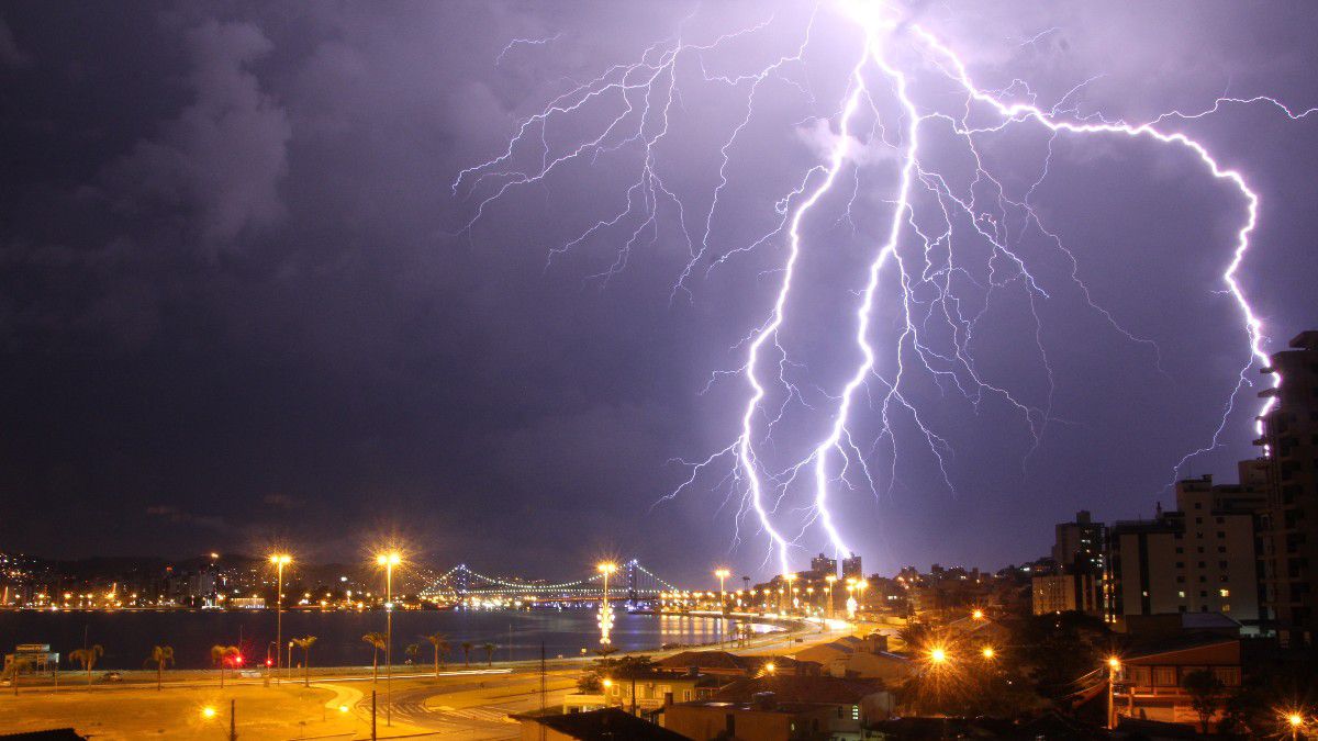 Brûskê li tûrîstan xist: 3 kes mirin û 22 kes birîndar bûn