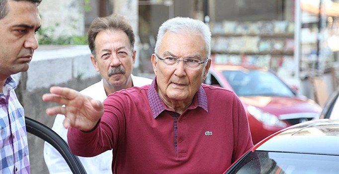 Serokê berê yê CHP ê Deniz Baykal birin nexwesxanê