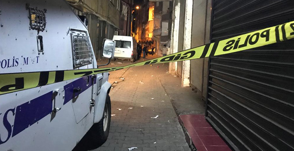 Li Diyarbekirê 2 grûb ser kirin: 2 mirî û 6 birîndar