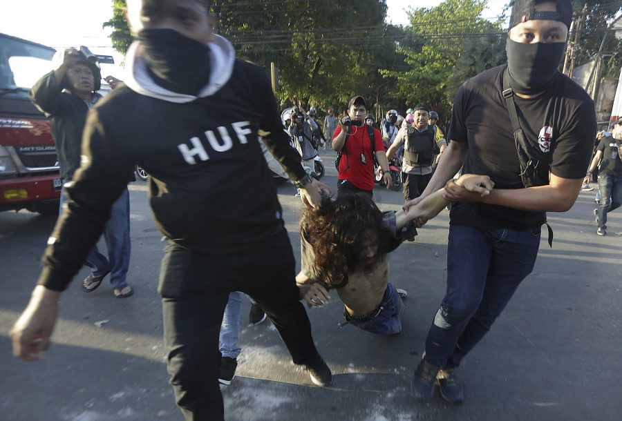 Di xwepêsandanan de 2 kes mirin