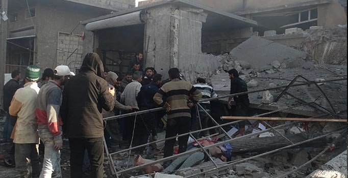 Rejîma Sûriyê li Idlibê xist: 20 mirî, 50 birîndar