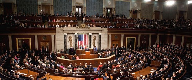 Meclisa temsîlkaran pêsî li Trump girt