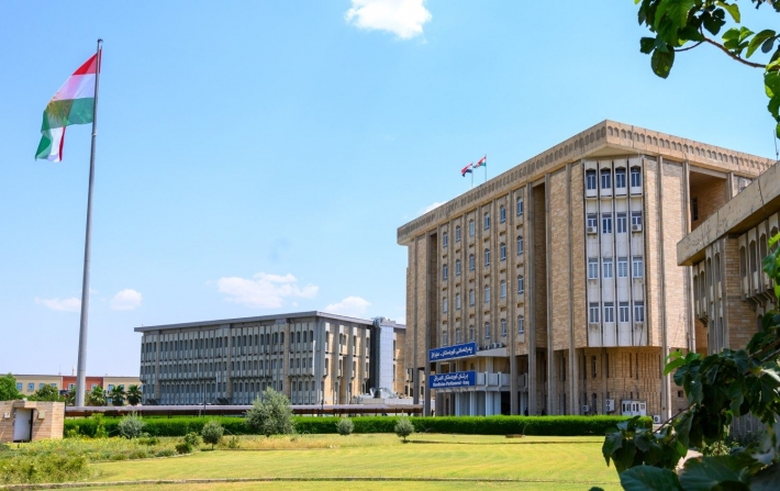 Parlementoya Kurdistanê bo herêmên Kurdistanî banga lihevkirinê kir