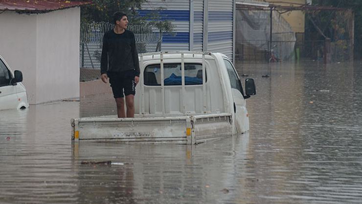 Dibistanên 4 qezayên Adanayê hatin tatîlkirin